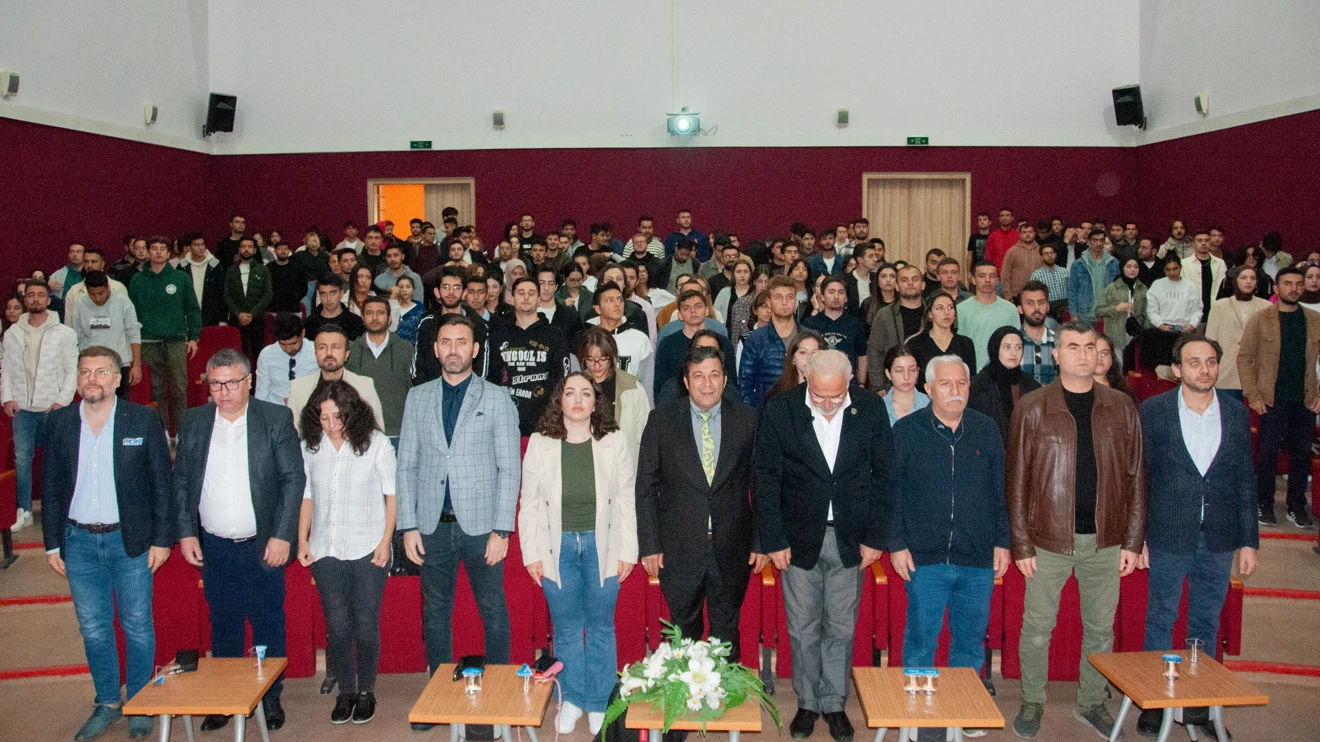 Selçuk Üniversitesinde ‘Türkiye’nin Havacılık Seyri’ anlatıldı